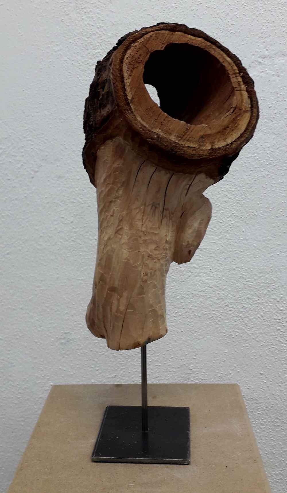 freie Skulptur mit Höhlung, andere Ansicht